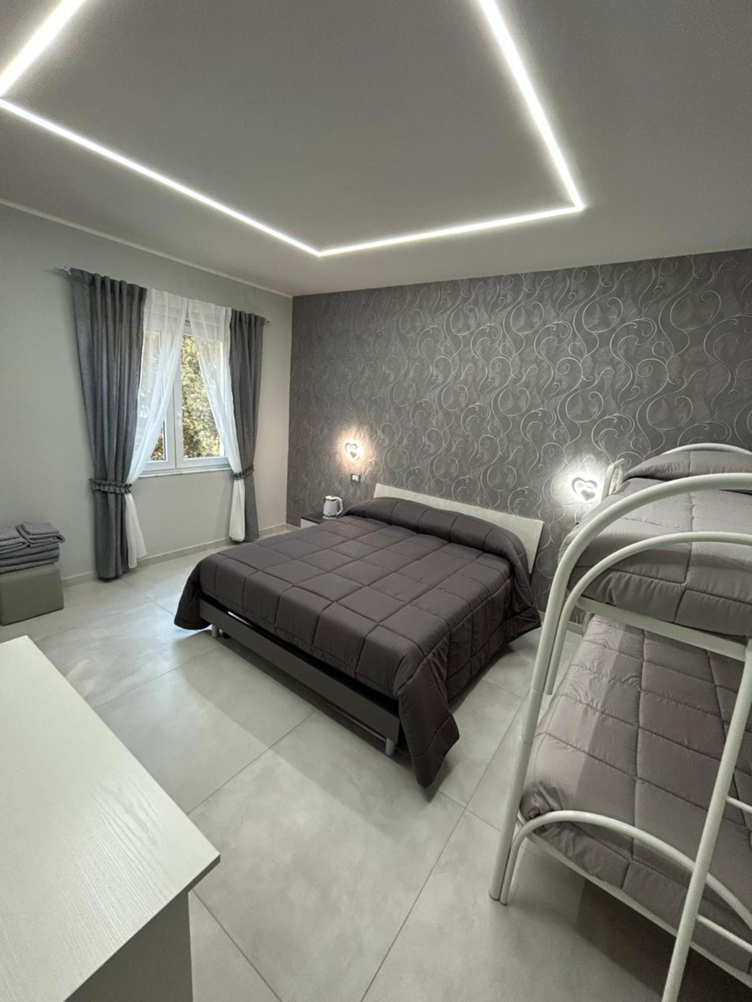 Skycity 2 B&B Naples Extérieur photo