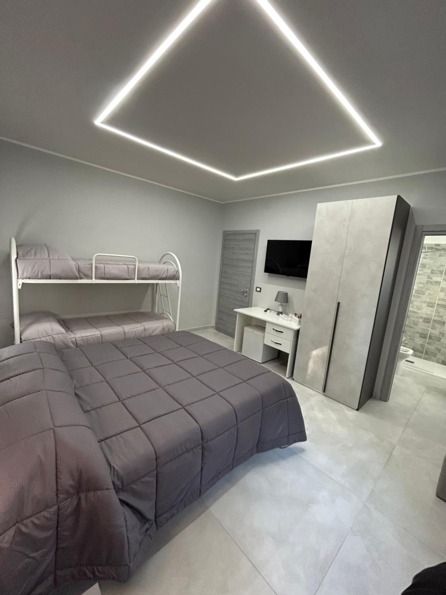 Skycity 2 B&B Naples Extérieur photo