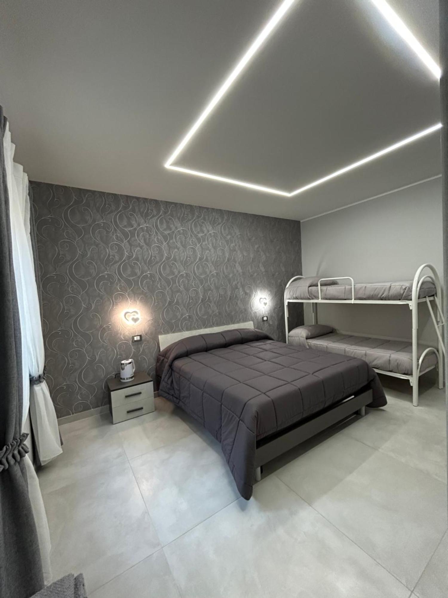 Skycity 2 B&B Naples Extérieur photo